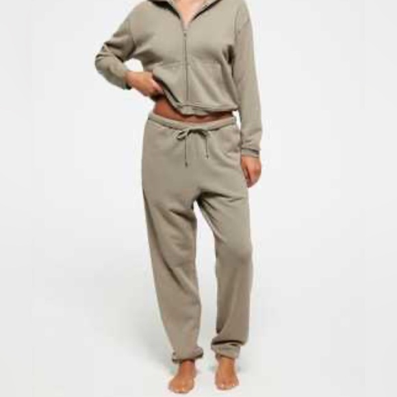 Skims French Terry Jogger Sweatpants “Taupe” - Picture 1 of 4